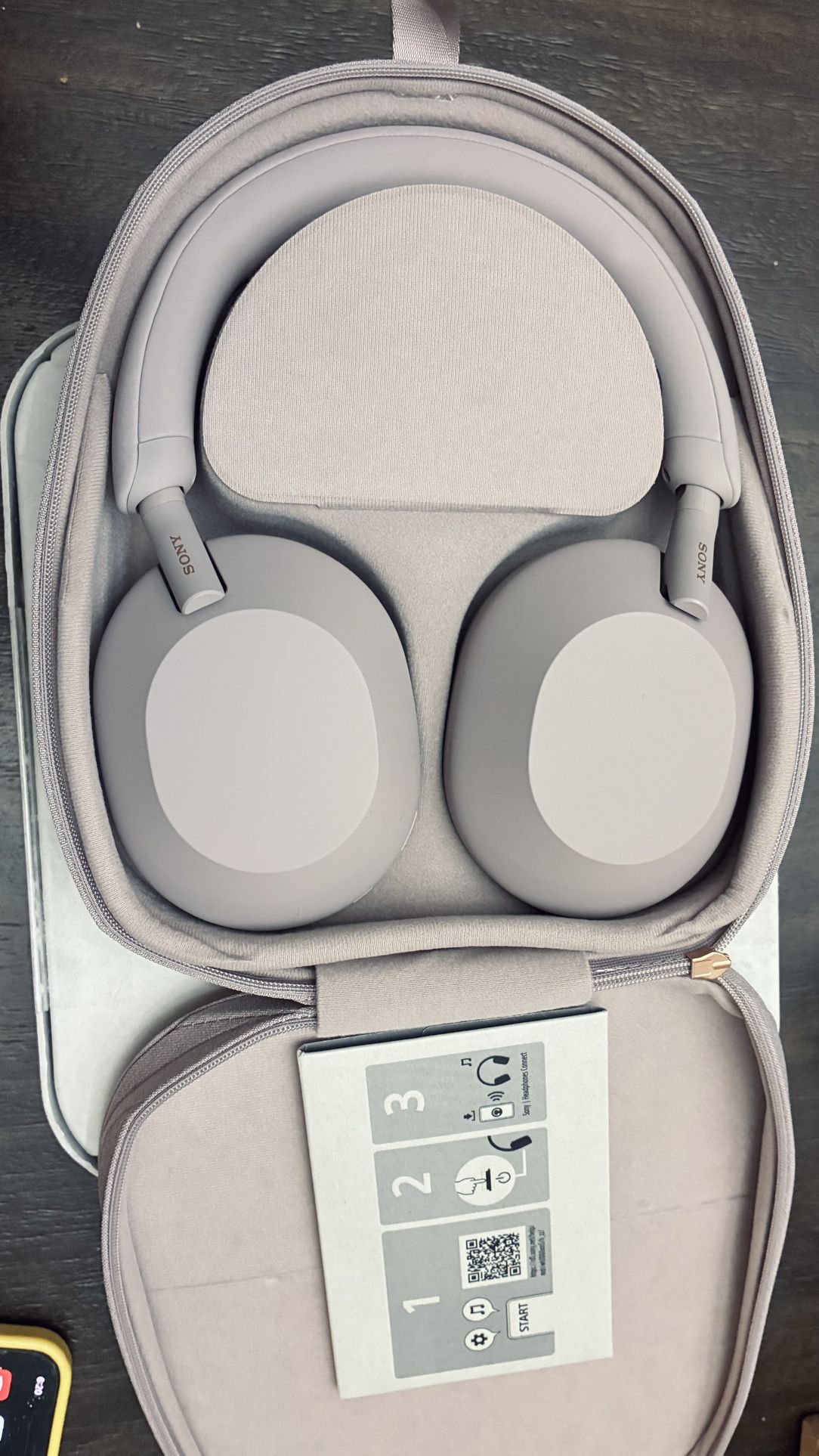 Sony WH-1000XM5 (Smoky Pink) - Like New,