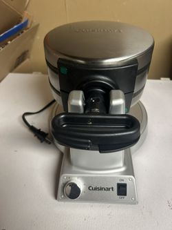 Cuisinart waffle maker like new 