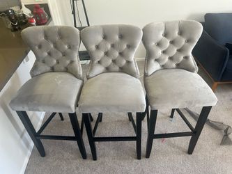 Set of 3 bar/chair stools.