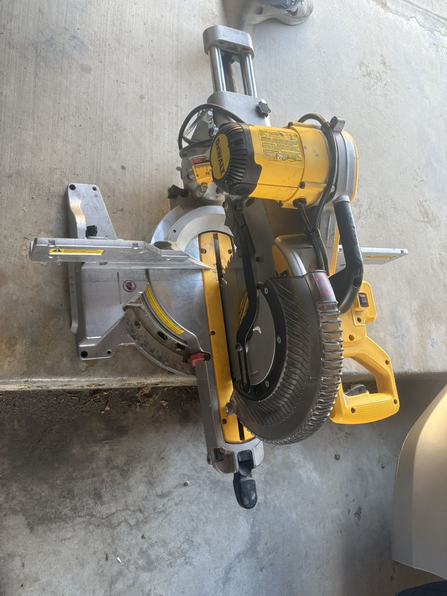 Dewalt Sliding Miter Saw 