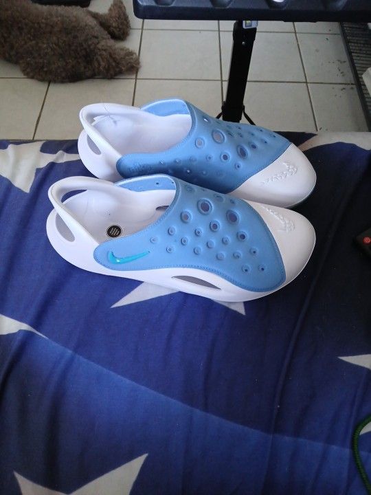 Nike Aquaswoosh Shoes