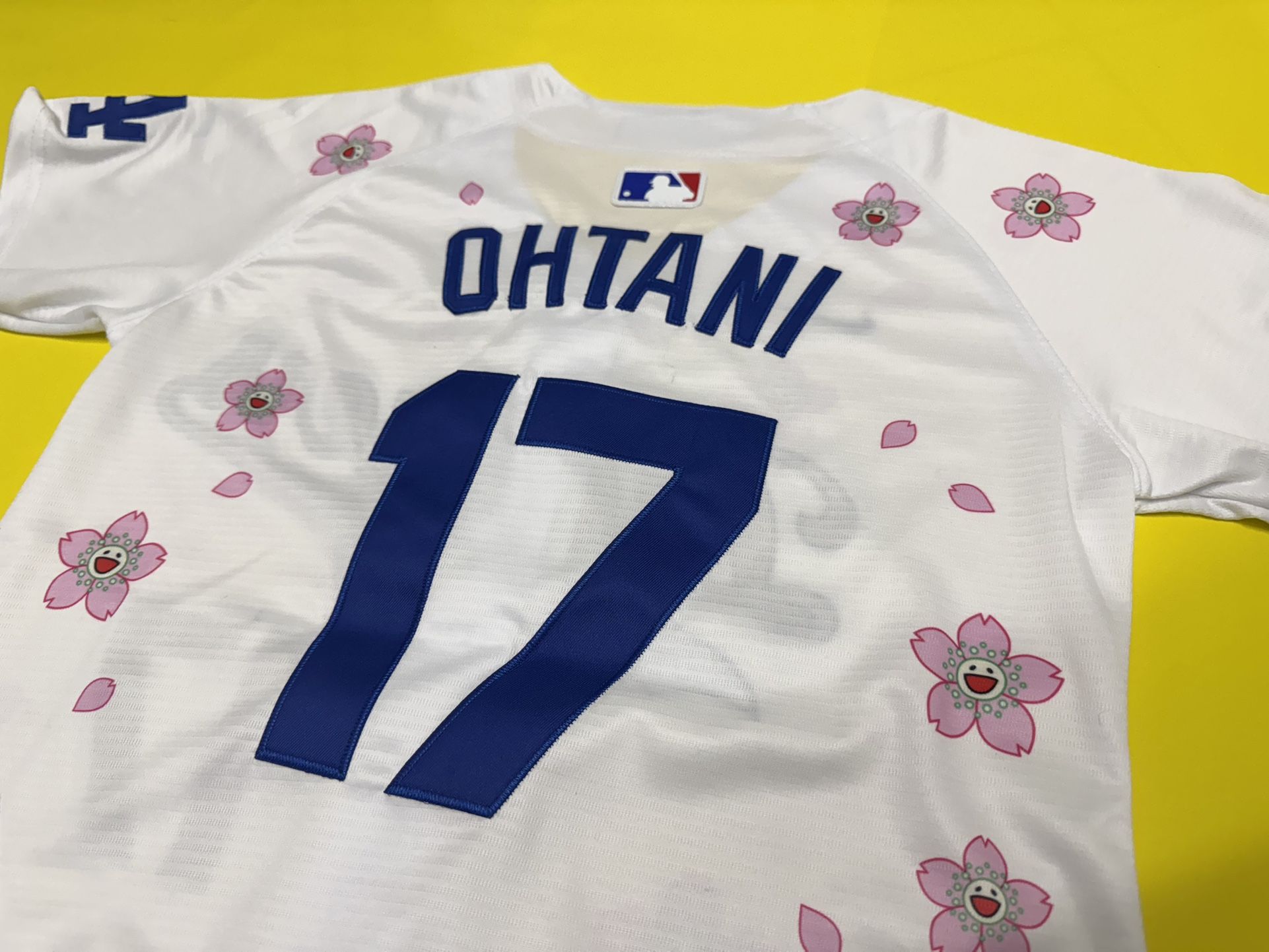 Women’s Los Angeles Dodgers 17 Shohei Ohtani White 2025 Tokyo Series Limited Stitched Baseball Jersey