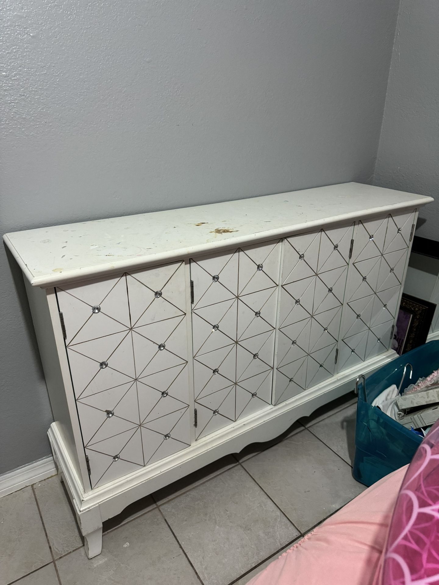 white diamond dresser 