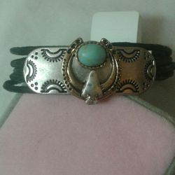 Turquoise accent bracelet