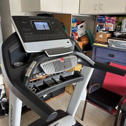 Treadmill - Pro-form Pro 2000 