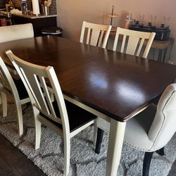 Dover Table and 4 chairs +2 upholstered chairs w/leaf