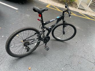 Hyper Mountain Bike with Shimano Gears, Need some repairs