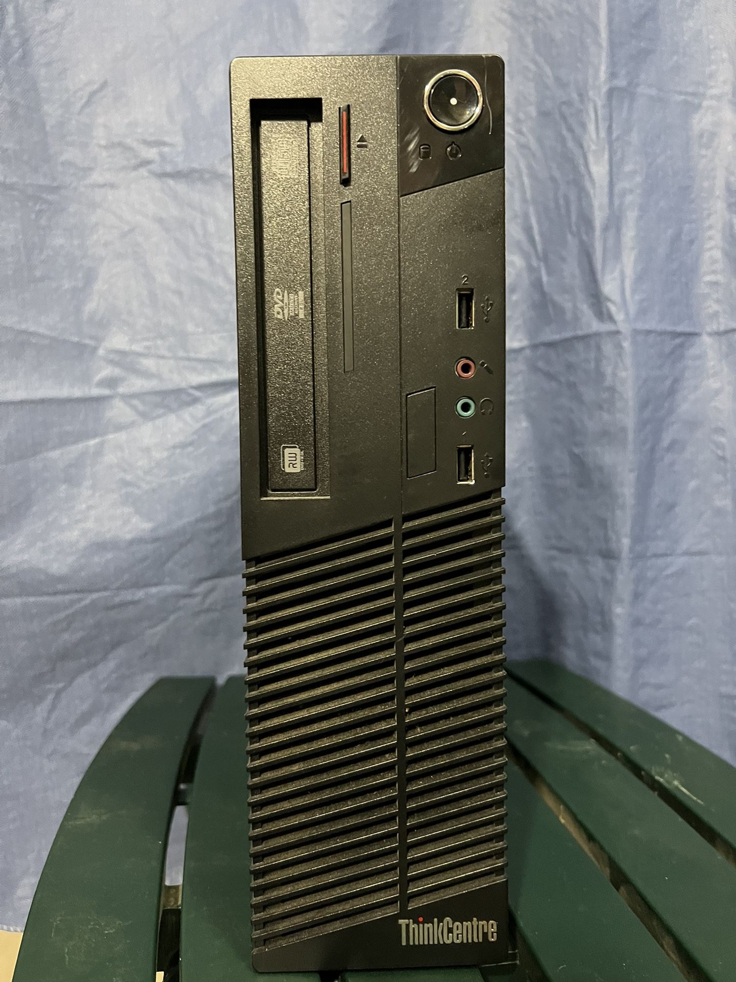 Lenovo Thinkcentre M79 AMD Processor With Radeon Graphics