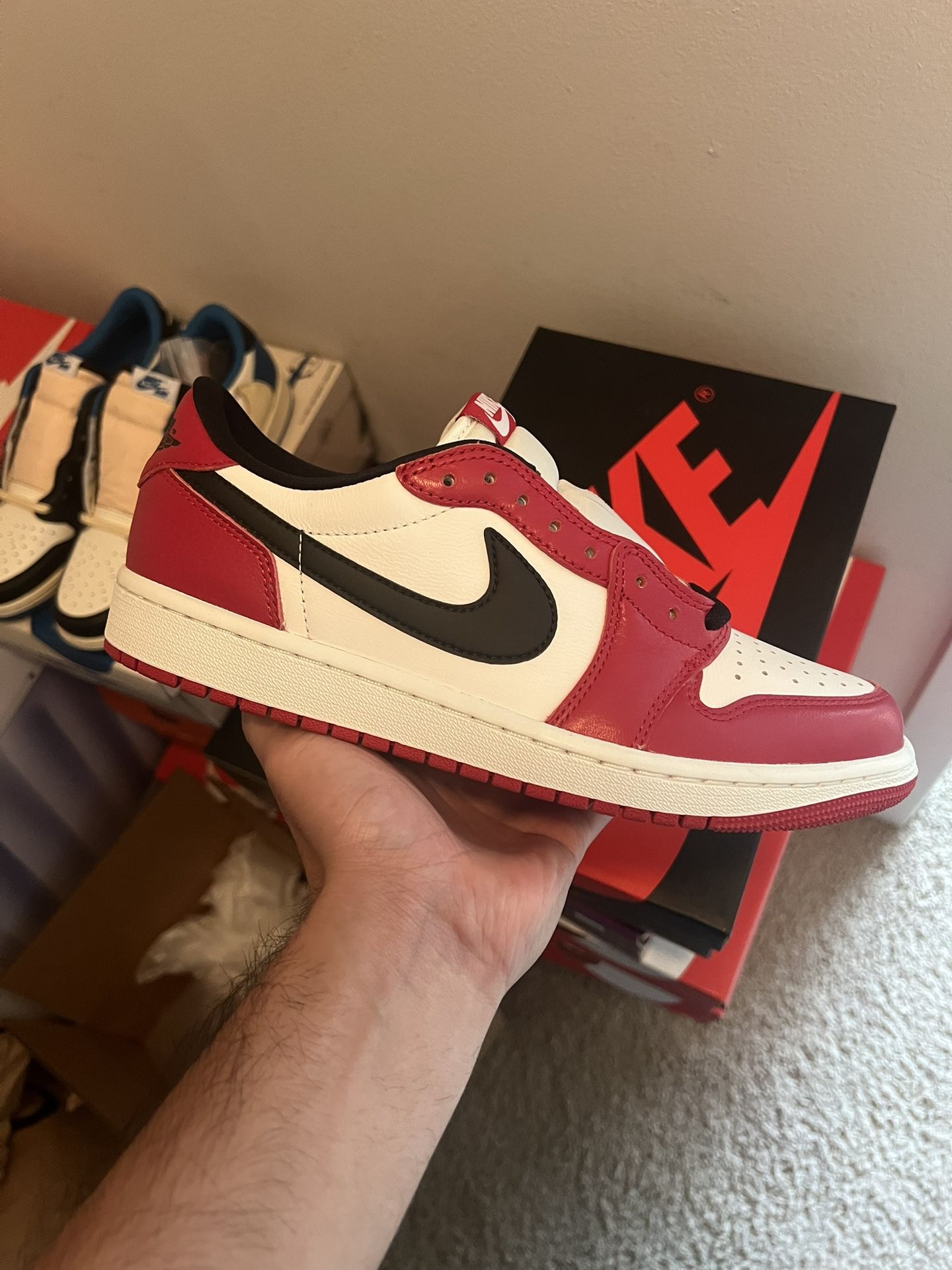 Brand New DS Nike Air Jordan 1 Low Chicago Size 9