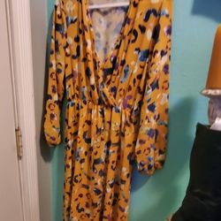 Beautiful Long Mustard Yellow Floral  Maxi Dress..size 14 Womens..light And Comfortable..like New!