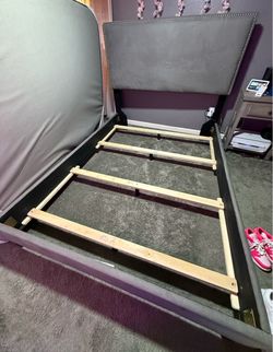 Queen Size Platform upholstered Bed
