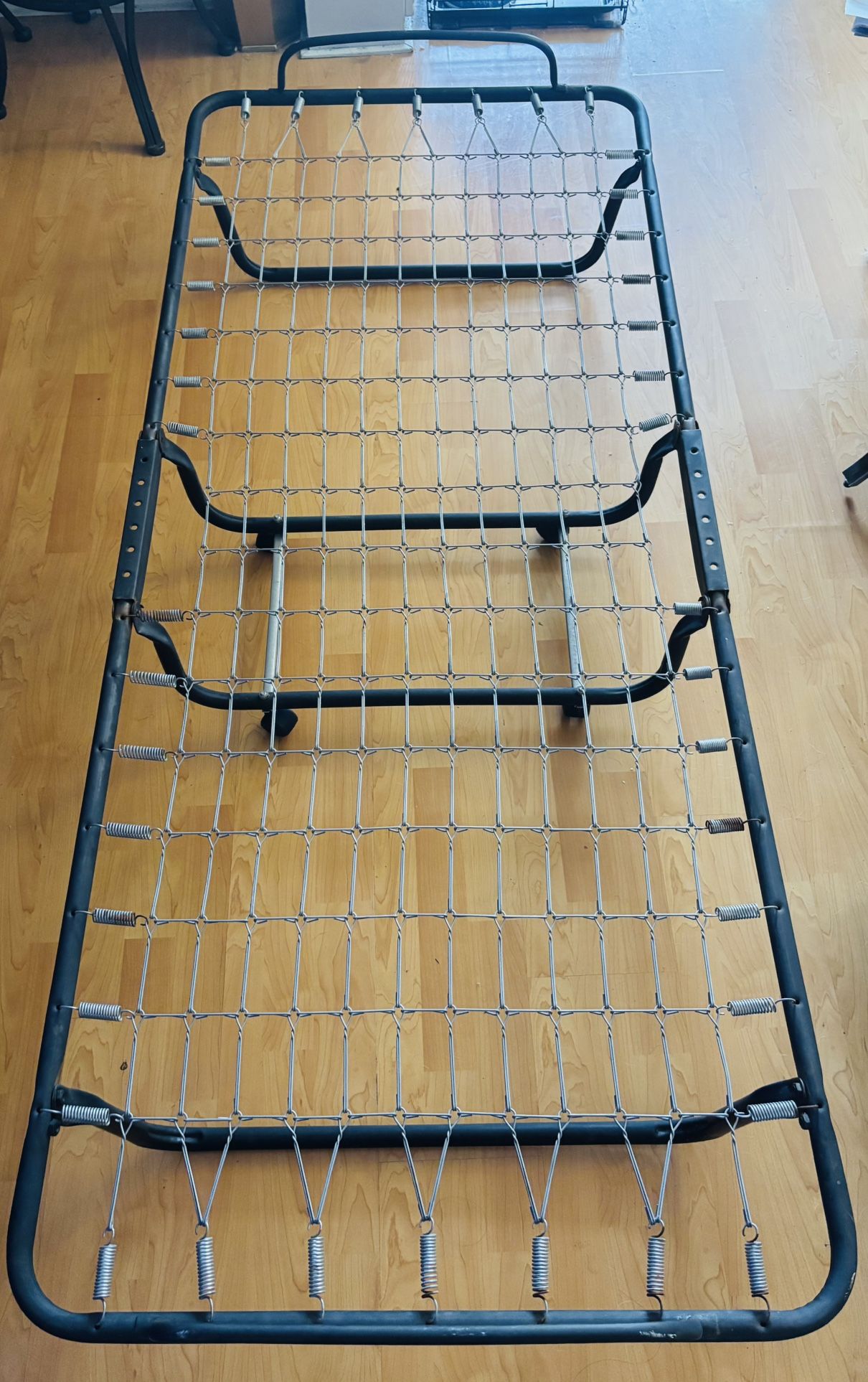 Twin Roll Away Bed (Frame)