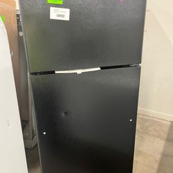 GE GTE17DTNRBB 16.6 cu. ft. Top Freezer Refrigerator W7WRV