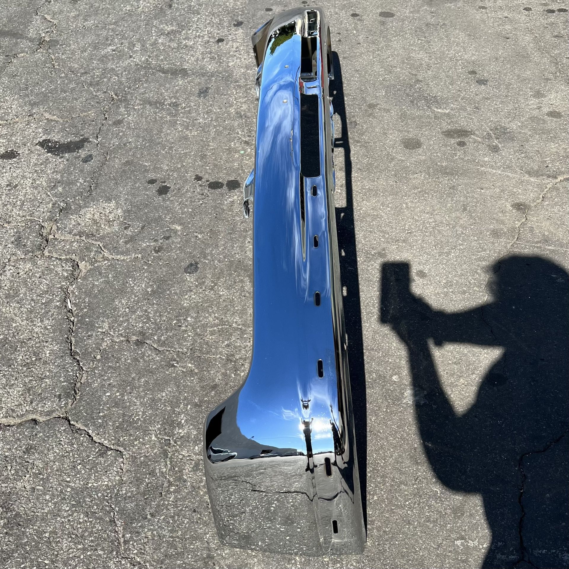 Chevy Silverado, Suburban & Tahoe Front Bumper OEM 1999, 2000 2001 2002 2003 2004 2005 2006