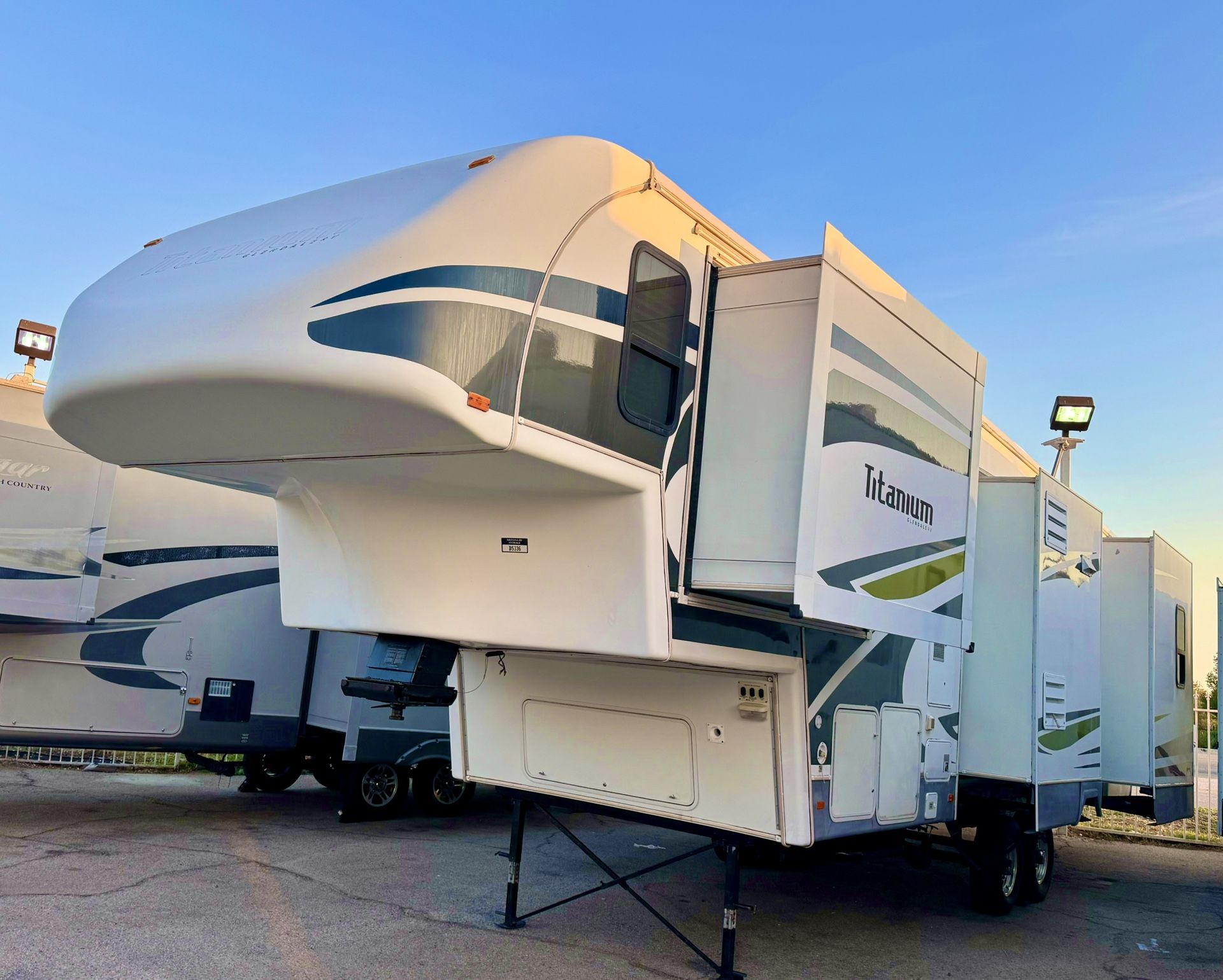 Titanium Rv 2007 Glendale Titanium Fifth Wheel/ Rv/ Travel Trailer for Sale in San ...