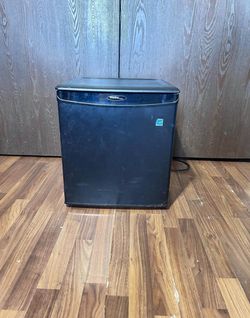 Mini fridge
