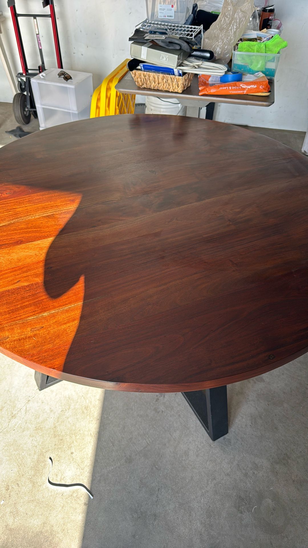 Modern Round Dining Table