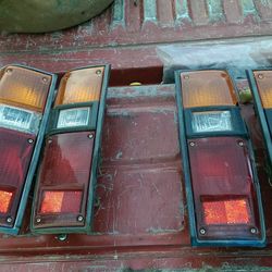 1(contact info removed) toyota pickup hilux oem taillitght