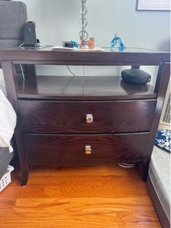 solid wood dresser with 2 night tables$300