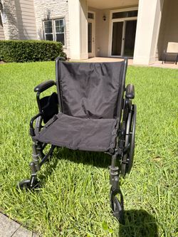 Manual Wheelchair – Excellent Condition – Clean & Ready to Use💲 Silla de ruedas manual – Excelente estado – Limpia y lista para usar