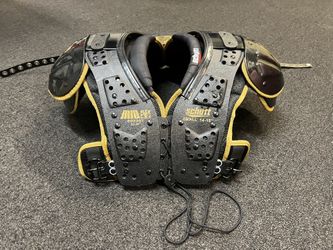 Schutt Shoulder Pads