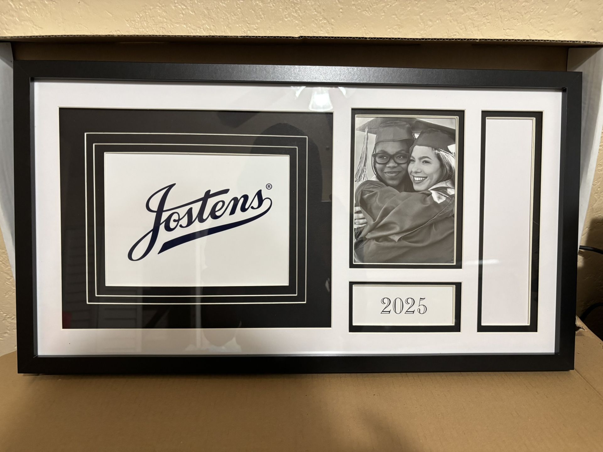 Deluxe Grad Frame
