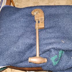 Vintage Metal Pipe Cutter
