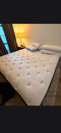 king matress and frame