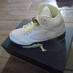 Retro Jordan size 5 white/ luminous green