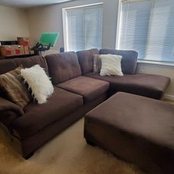 Sectional and Ottoman Set (Chocolate)