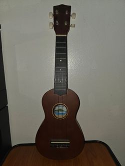Diamond Head DU-150 Soprano Ukulele - Good Condition