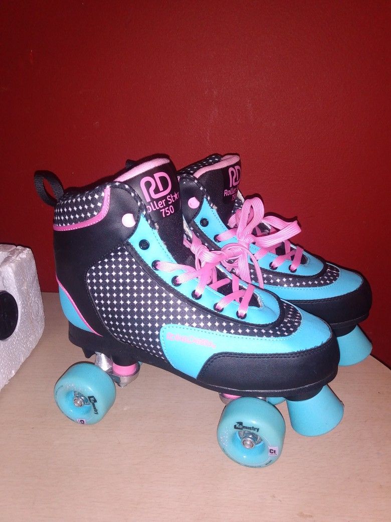 New Roller Derby Skate Pair Size 9 "Roller Star" High Top Women's Skates