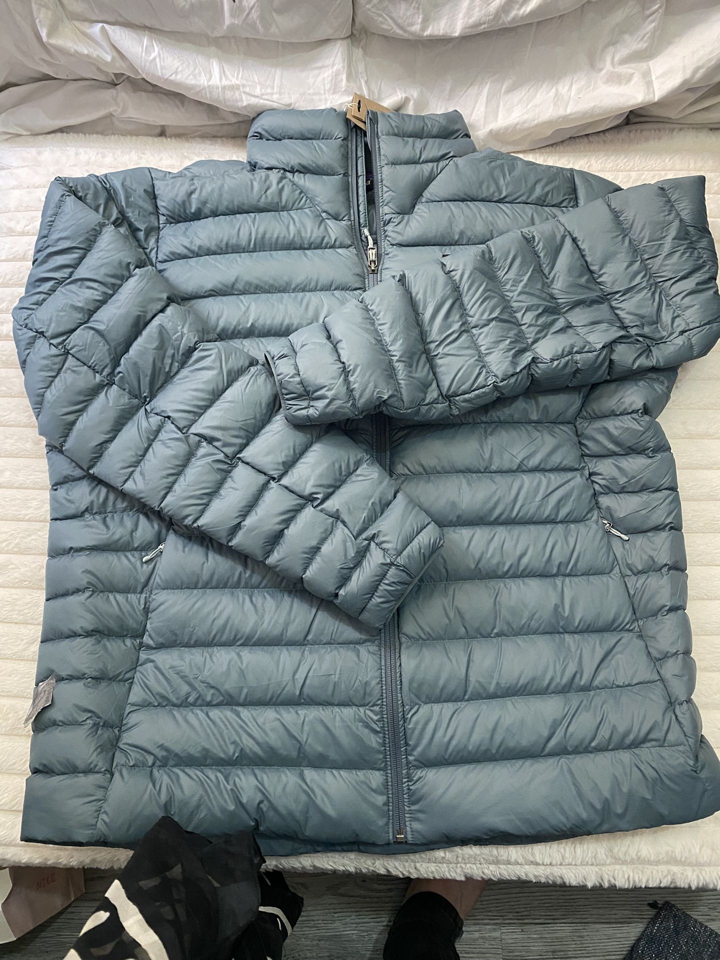 Patagonia Men’s Down Sweater In Nouveau Green Size XL Brand New Tags Still On