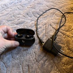 Nice New Clean Wireless Dr.Dre Beat Headphones 