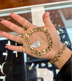 Gold bracelet