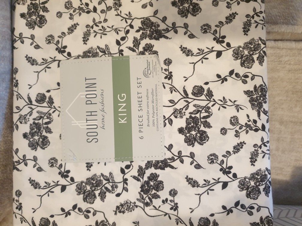 Pickup From LebnonTN 37087.Brand New 6piece King Size Bedding Fitted Sheets Set
