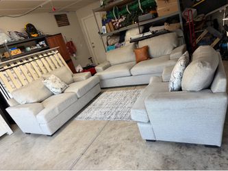 Sofa, Loveseat & Chair Set – Smoke Free & Pet Free