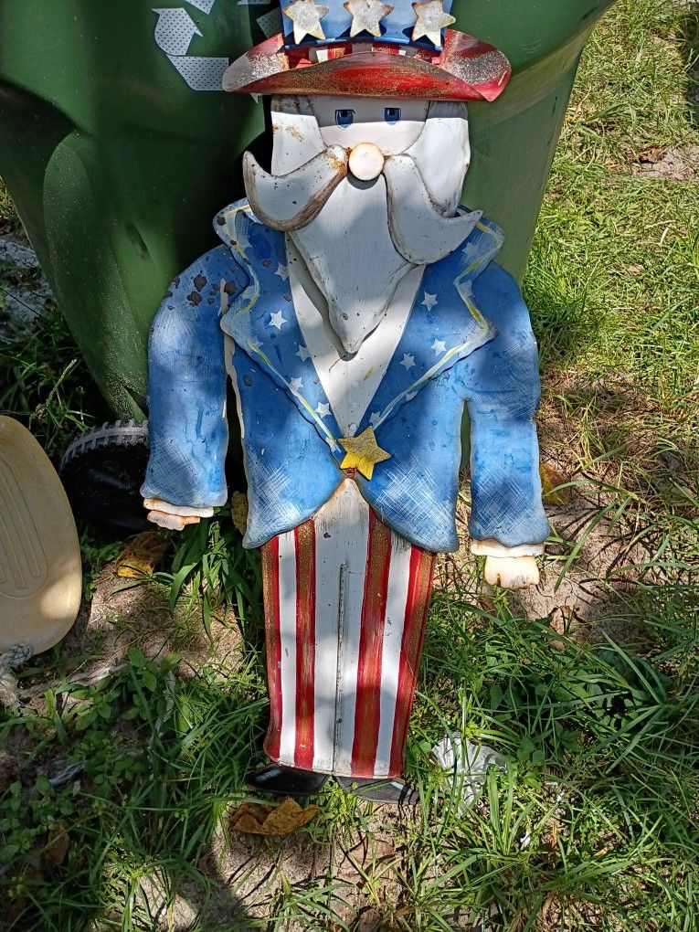 Uncle Sam Movable Statue