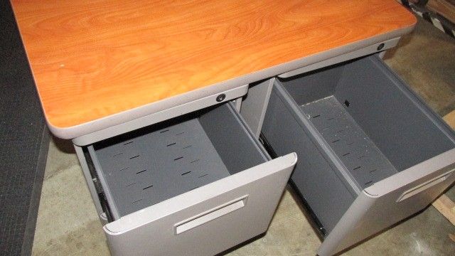 Filing cabinet with tabletop
