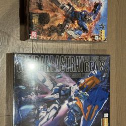 Bandai Hobby MG Gundam Exia (BAN159452) + Astray Blue Frame (BAN160998)