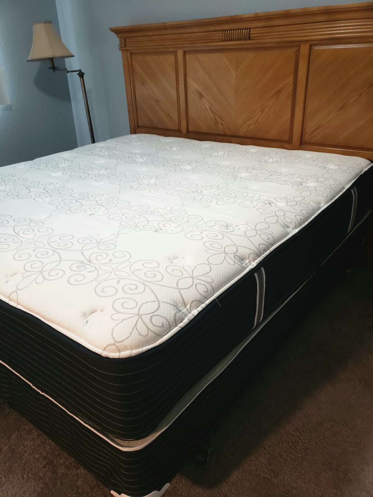 New KING size mattress, & BOX spring. Bed frame not included on offer