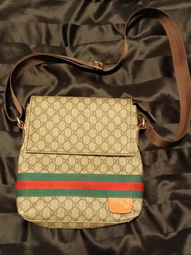 Authentic Men's Gucci Cross-body bag