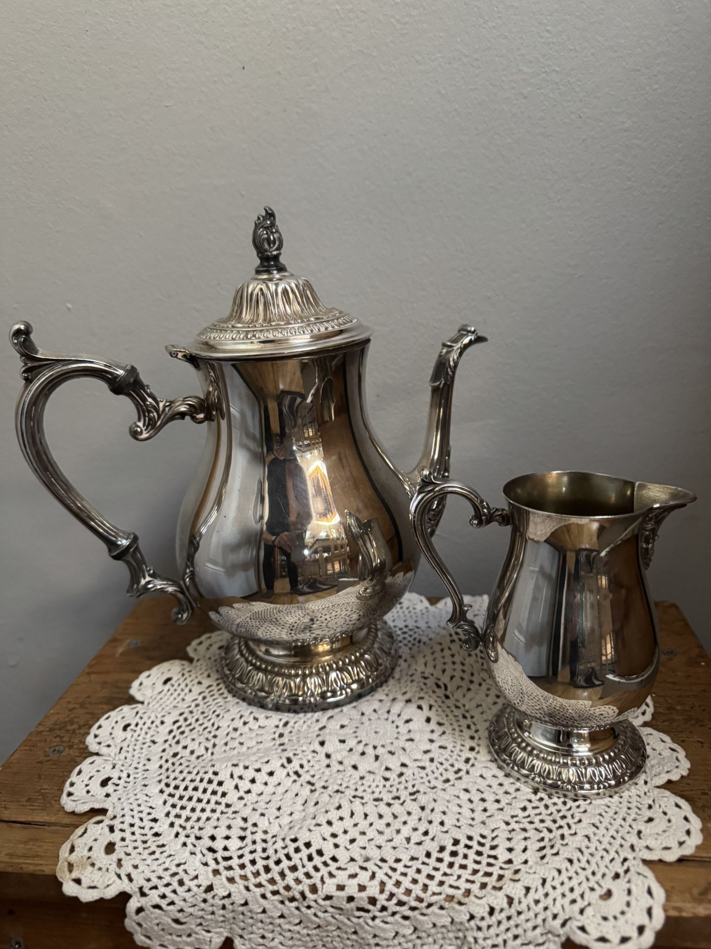 Wm Rogers Silver plate Teapot & Creamer
