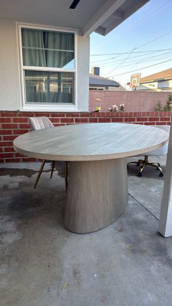 Oval dining table