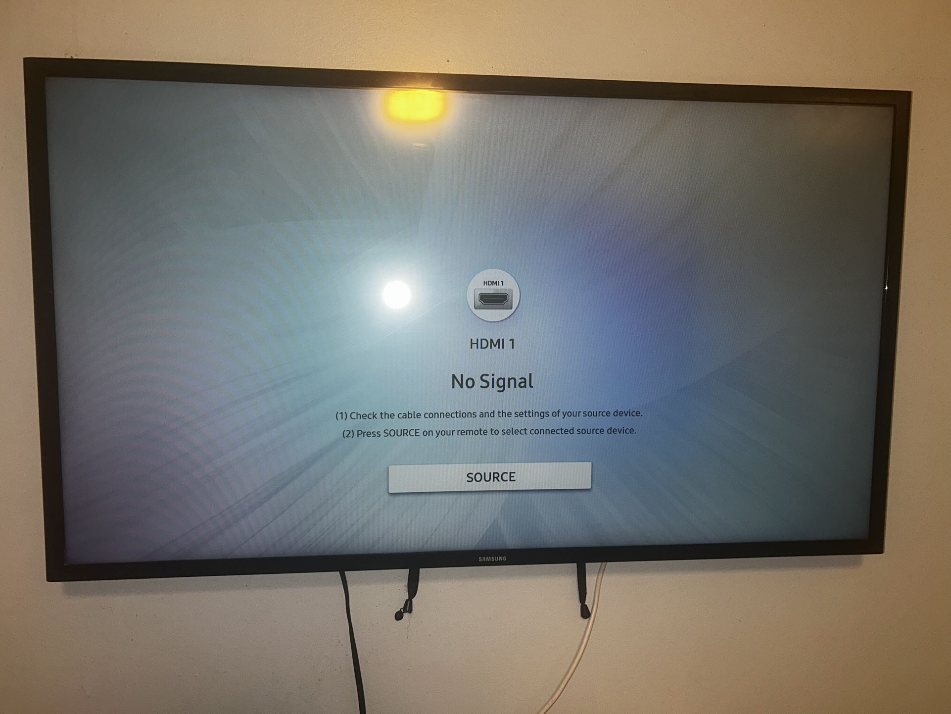 Samsung 40 Inch TV W/ Remote & Wall Mount