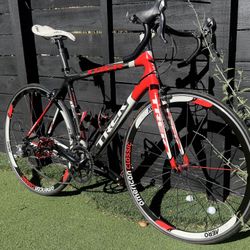 Trek Madone 5.2 Carbon Fiber Road Bike Shimano 105 Components 