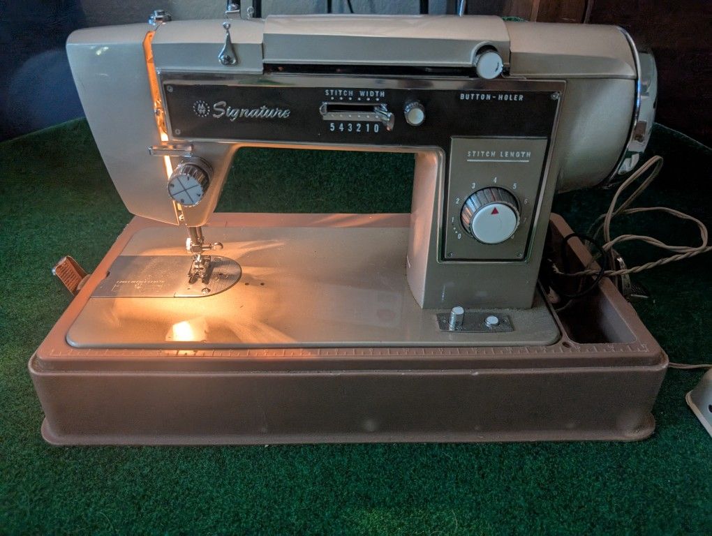 Vintage Signature UHT J285C Sewing Machine w/ Pedal, Cams, Case, Tested