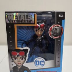 DC Catwomen: Die-Cast Metal Figure