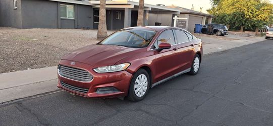 2014 Ford Fusion SE – Clean Title – $4999
