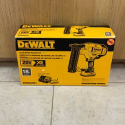 DEWALT DCN680D1  18 GA BRAD NAILER KIT.